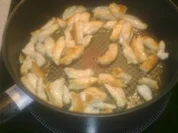 warmer Nudelsalat mit Hähnchenbrustfilet - Rezept