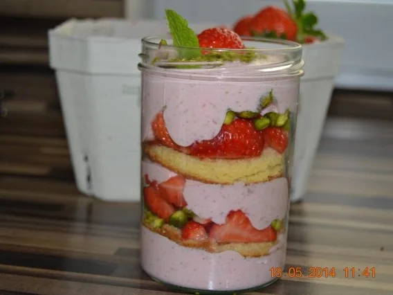 Erdbeer-Schicht Dessert - Rezept