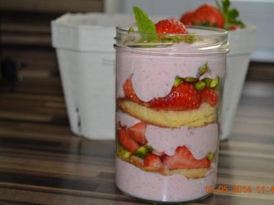 Erdbeer-Schicht Dessert - Rezept