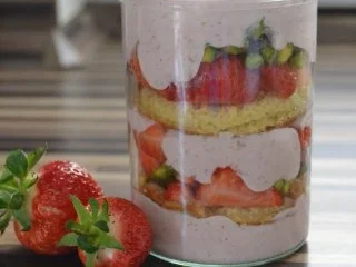 Erdbeer-Schicht Dessert - Rezept - Bild Nr. 2