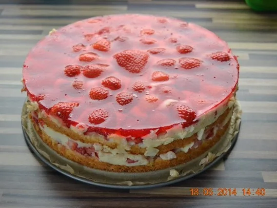 Doppeldecker Erdbeertorte - Rezept - Bild Nr. 3