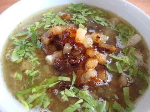 Grünkerntöpfchen mit Zwiebelgrieben - Rezept