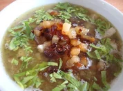 Grünkerntöpfchen mit Zwiebelgrieben - Rezept