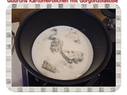 Kartoffeln: Kartoffelröllchen mit Gorgonzolasoße - Rezept - Bild Nr. 6