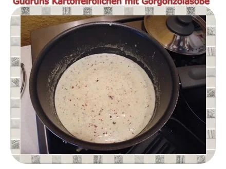 Kartoffeln: Kartoffelröllchen mit Gorgonzolasoße - Rezept - Bild Nr. 7