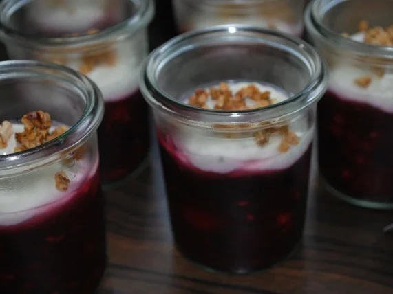 Rote Grütze im Weckglas mit Vanillecreme - Rezept