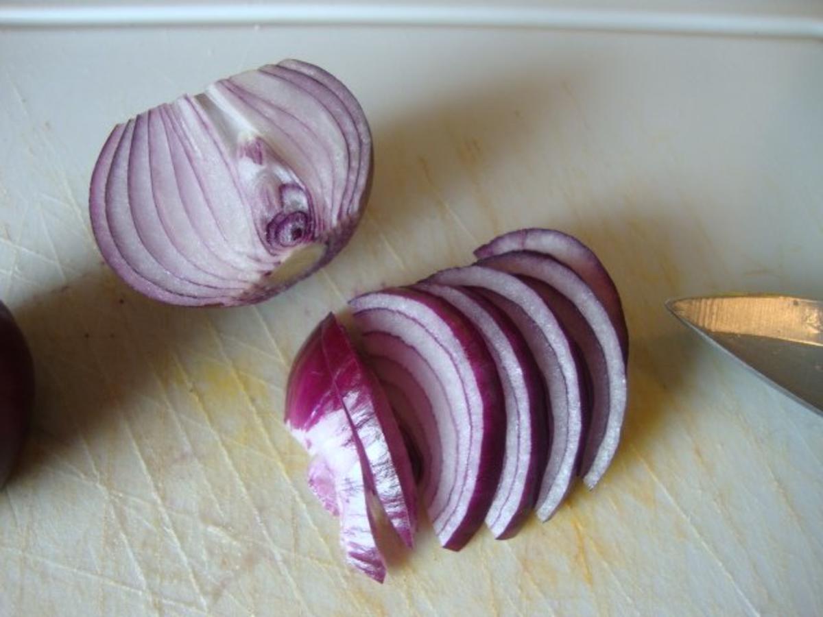 Zwiebelsüppchen mit gratinierten Kartoffeltaler - Rezept - Bild Nr. 3