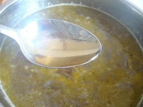 Rezept: Zwiebelsüppchen mit gratinierten Kartoffeltaler Bild Nr. 8 Zwiebelsüppchen mit gratinierten Kartoffeltaler - Rezept - Bild Nr. 8