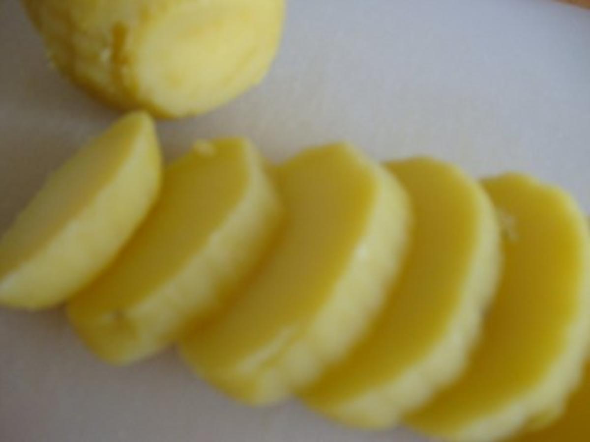 Zwiebelsüppchen mit gratinierten Kartoffeltaler - Rezept - Bild Nr. 9