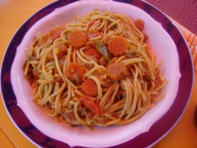 Rezept: Asiatische Spaghetti mit Hackfleisch Asiatische Spaghetti mit Hackfleisch - Rezept
