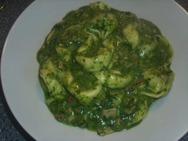 Tortelini in grüner reste Soße - Rezept