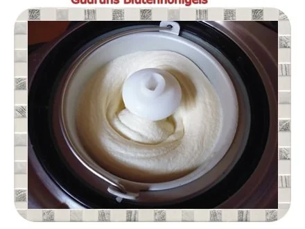 Rezept: Eis: Blütenhonigeiscreme Bild Nr. 8 Eis: Blütenhonigeiscreme - Rezept - Bild Nr. 8