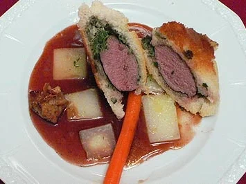 Eifeler Rehrücken in der Brotkruste mit Thymiankohlrabi - Rezept