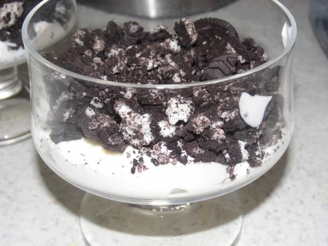 Schwarz - weißes Dessert mit Ananas Salsa - Rezept - Bild Nr. 5