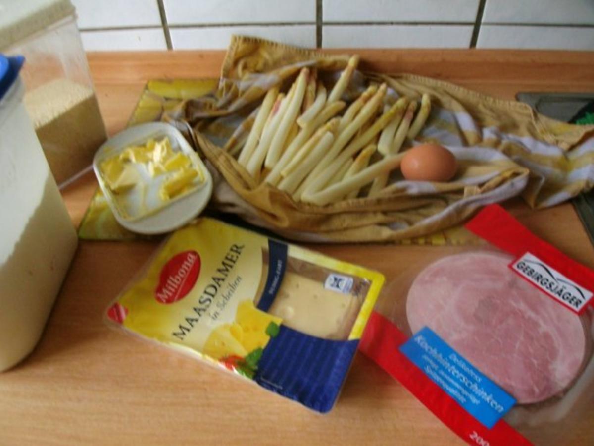 Spargelröllchen ummantelt mit Käse und Schinken goldgelb gebraten - Rezept - Bild Nr. 3