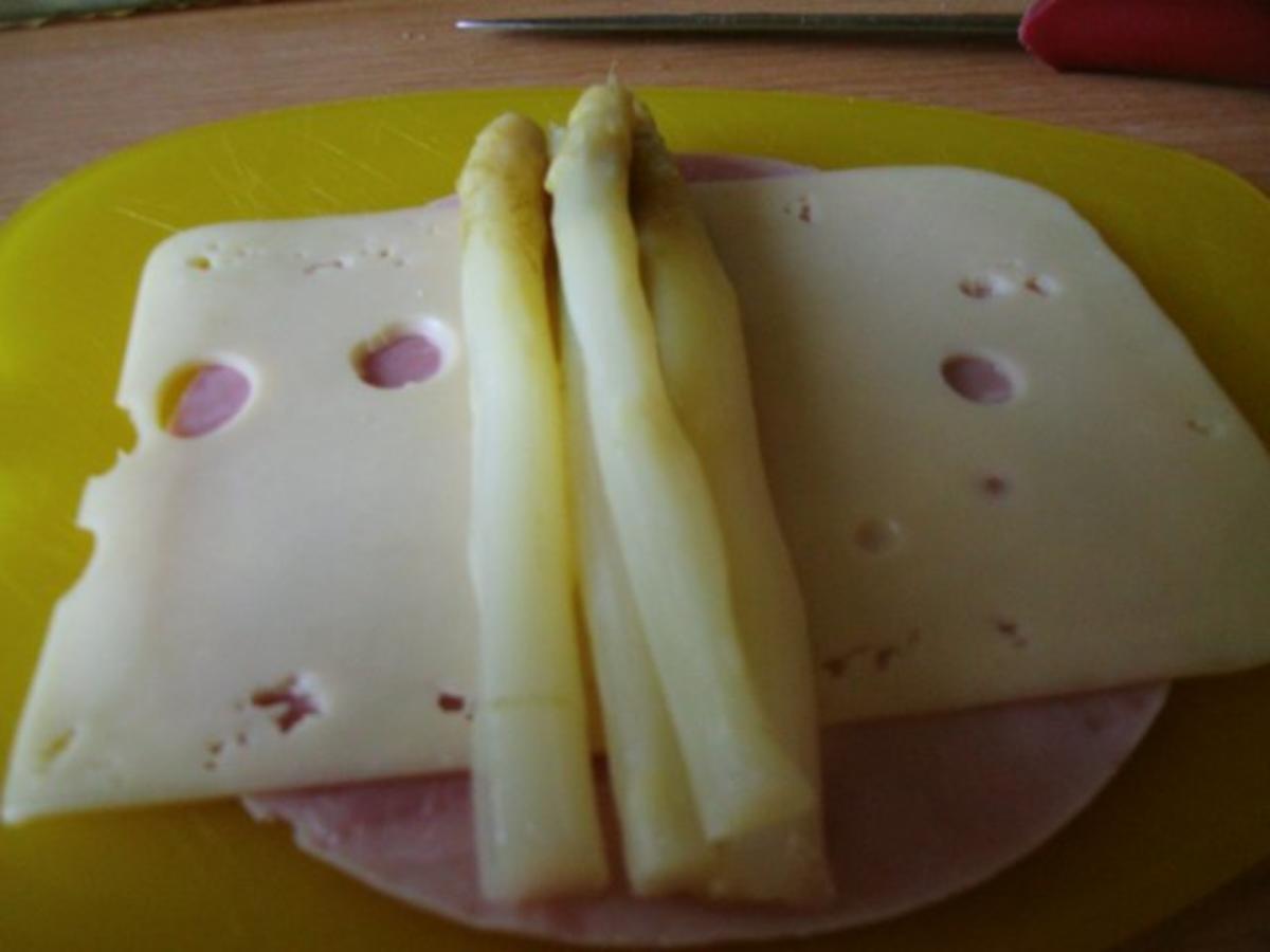 Spargelröllchen ummantelt mit Käse und Schinken goldgelb gebraten - Rezept - Bild Nr. 6