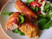 Spargelröllchen ummantelt mit Käse und Schinken goldgelb gebraten - Rezept