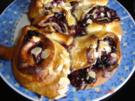 Rosenkuchen mit Waldbeeren - Rezept
