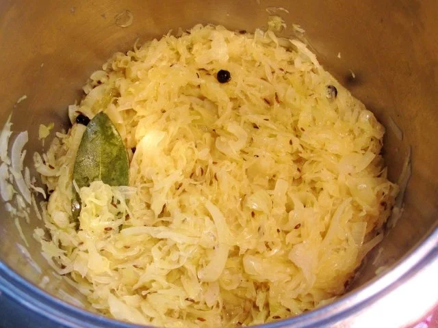 Rezept: Eisbein gepökelt mit Sauerkraut und Stampfkartoffeln Bild Nr. 3 Eisbein gepökelt mit Sauerkraut und Stampfkartoffeln - Rezept - Bild Nr. 3