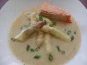 Spargelsuppe mit Lachsfilet - Rezept