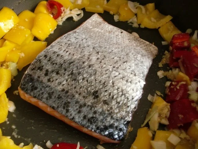 Lachs mit Paprika und getrockneten Tomaten - Rezept - Bild Nr. 4