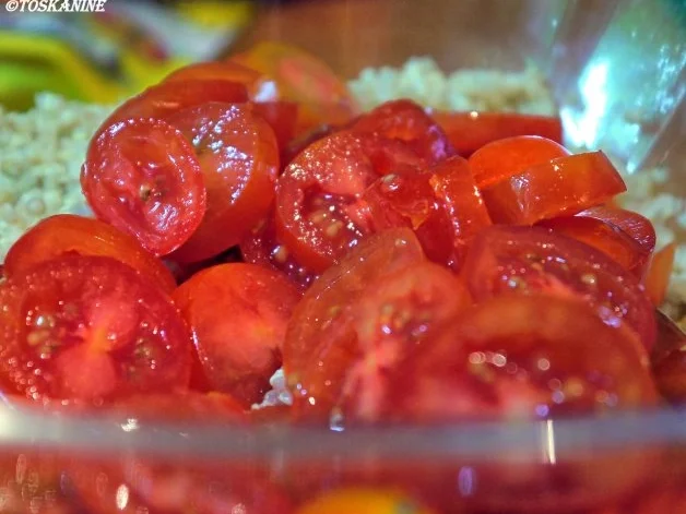 Rezept: Quinoa-Salat mit Tomaten und Radieschen Bild Nr. 5 Quinoa-Salat mit Tomaten und Radieschen - Rezept - Bild Nr. 5