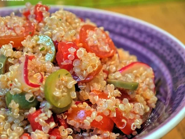 Rezept: Quinoa-Salat mit Tomaten und Radieschen Quinoa-Salat mit Tomaten und Radieschen - Rezept