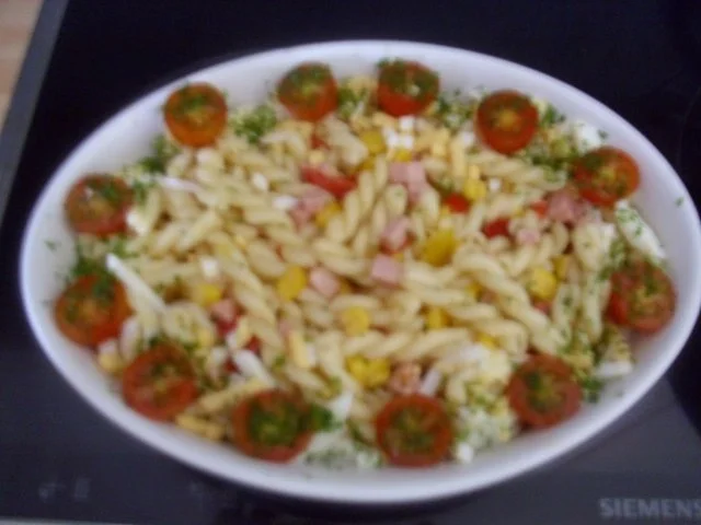 Rezept: Elfenike´s Nudelsalat aus Reste Bild Nr. 10 Elfenike´s Nudelsalat aus Reste - Rezept - Bild Nr. 10