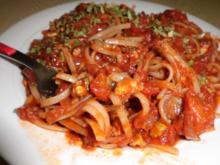 Pfannengericht: Linguine mit Tomaten-Wein-Suga und Walnüssen - Rezept