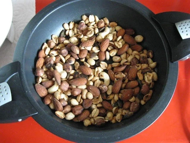 Rezept: Nuss - Gugelhupf Bild Nr. 7 Nuss - Gugelhupf - Rezept - Bild Nr. 7