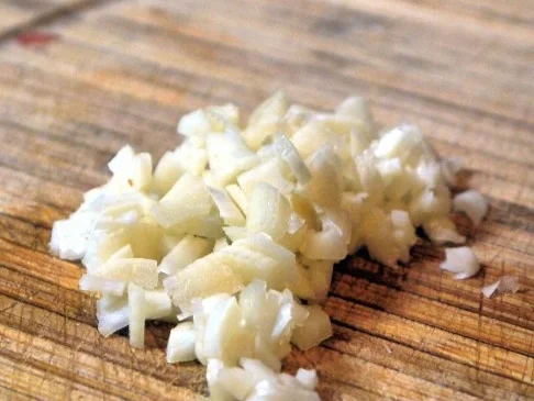 Spaghetti mit Tomatensugo, grünem Spargel und Büffelmozzarella - Rezept - Bild Nr. 5