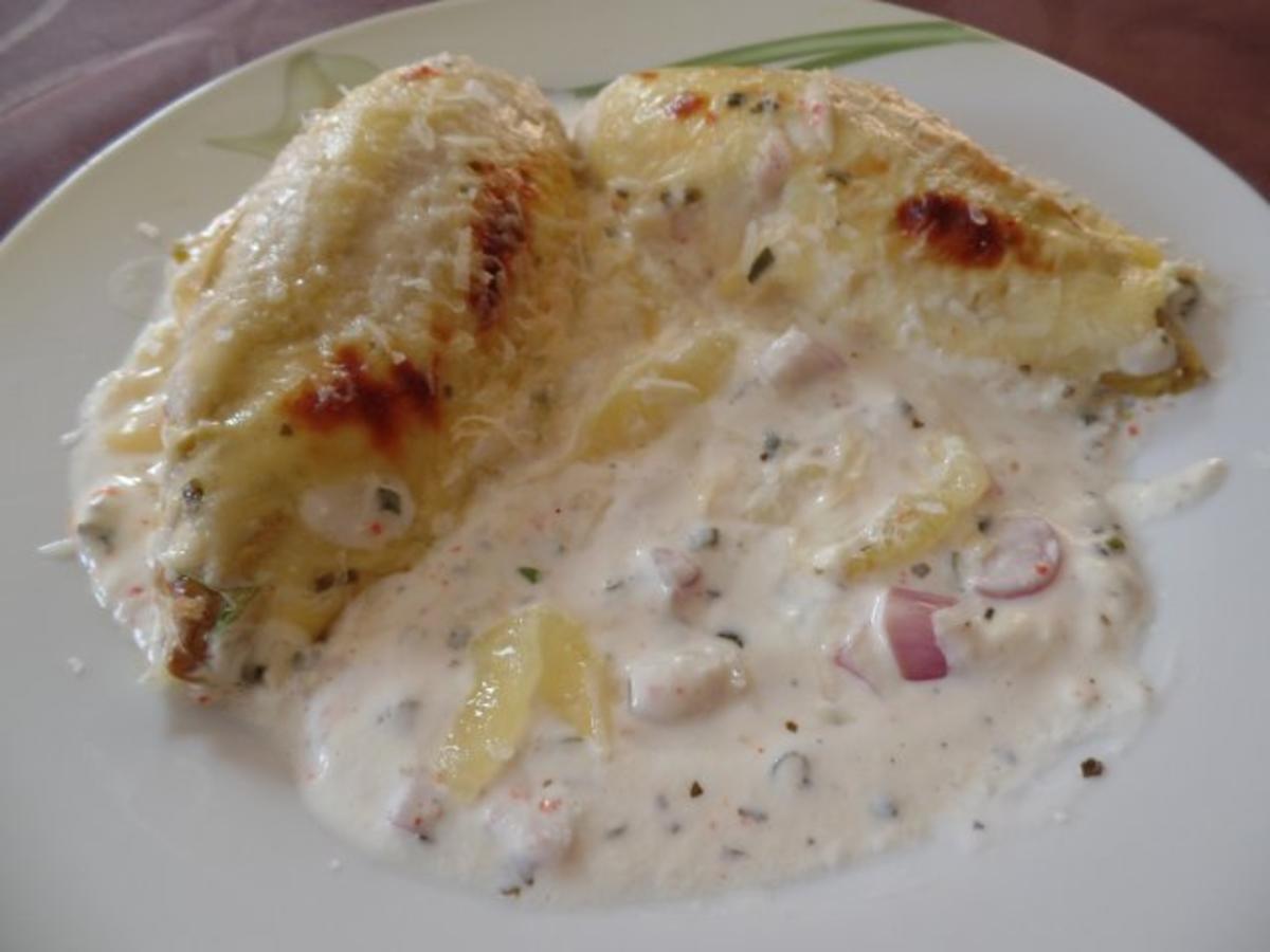 Chicoreeröllchen mit Zitronen -Käse-Sauce - Rezept