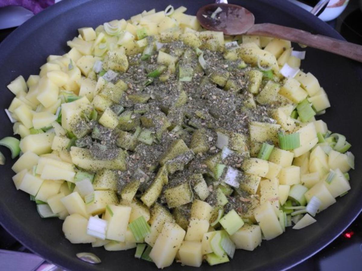 Vegan : Gewürfelte Porree - Kräuter - Kartoffeln mit Soja - Gulasch - Rezept - Bild Nr. 10