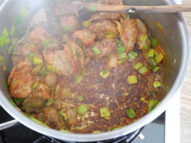 Vegan : Gewürfelte Porree - Kräuter - Kartoffeln mit Soja - Gulasch - Rezept - Bild Nr. 5