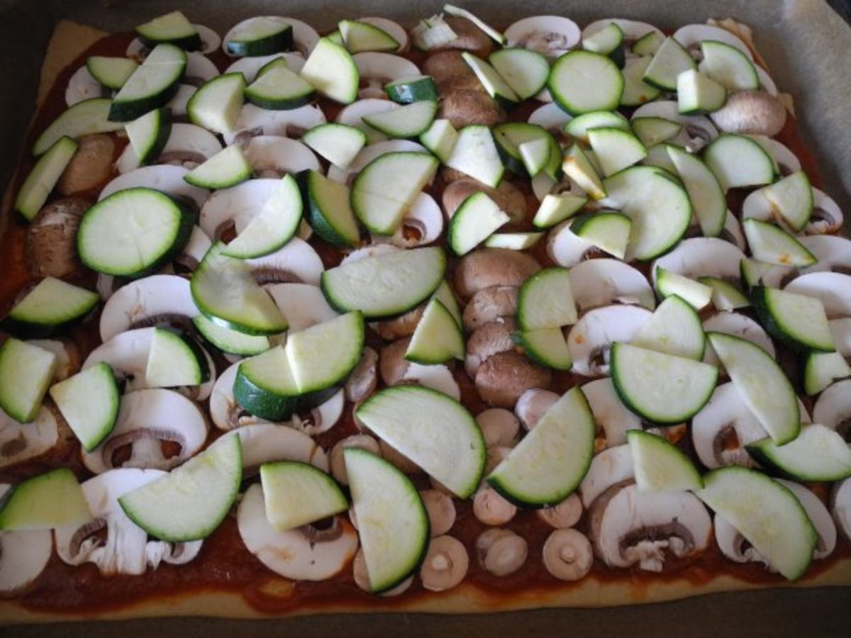 Vegan : Große Gemüse - Pizza - Rezept - Bild Nr. 8