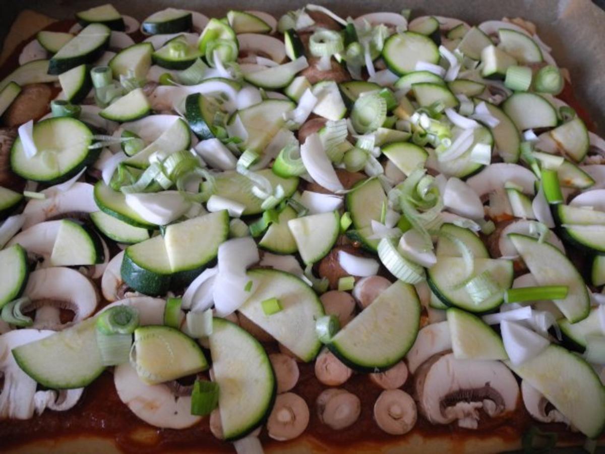 Vegan : Große Gemüse - Pizza - Rezept - Bild Nr. 9