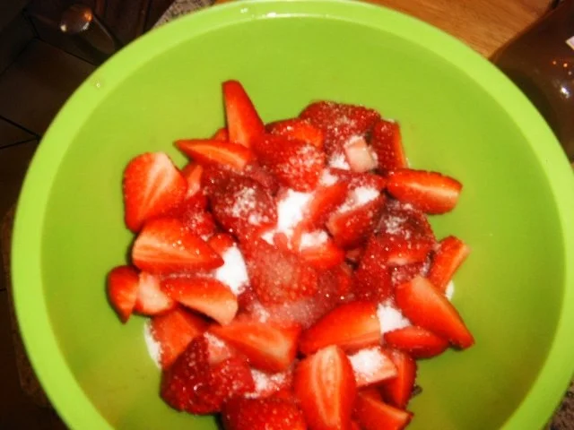 Rezept: Süßer Erdbeerfladen Bild Nr. 3 Süßer Erdbeerfladen - Rezept - Bild Nr. 3