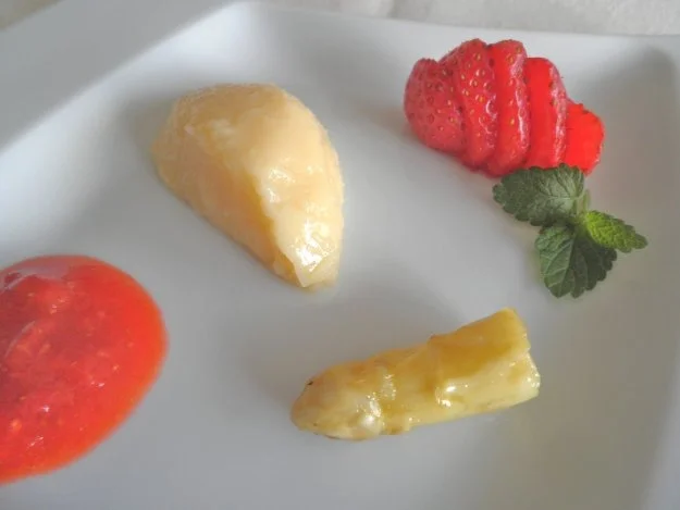 Spargel - Mousse mit Erdbeer - Sauce und karamelisierten Spargelspitzen ... - Rezept - Bild Nr. 15