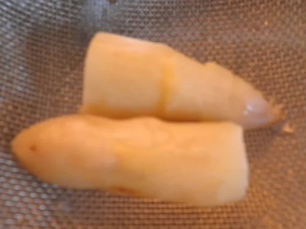 Spargel - Mousse mit Erdbeer - Sauce und karamelisierten Spargelspitzen ... - Rezept - Bild Nr. 10