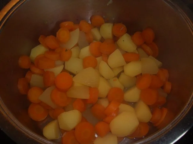 Rezept: Kakakä- Kartoffeln, Karotten, Käsecreme Bild Nr. 2 Kakakä- Kartoffeln, Karotten, Käsecreme - Rezept - Bild Nr. 2