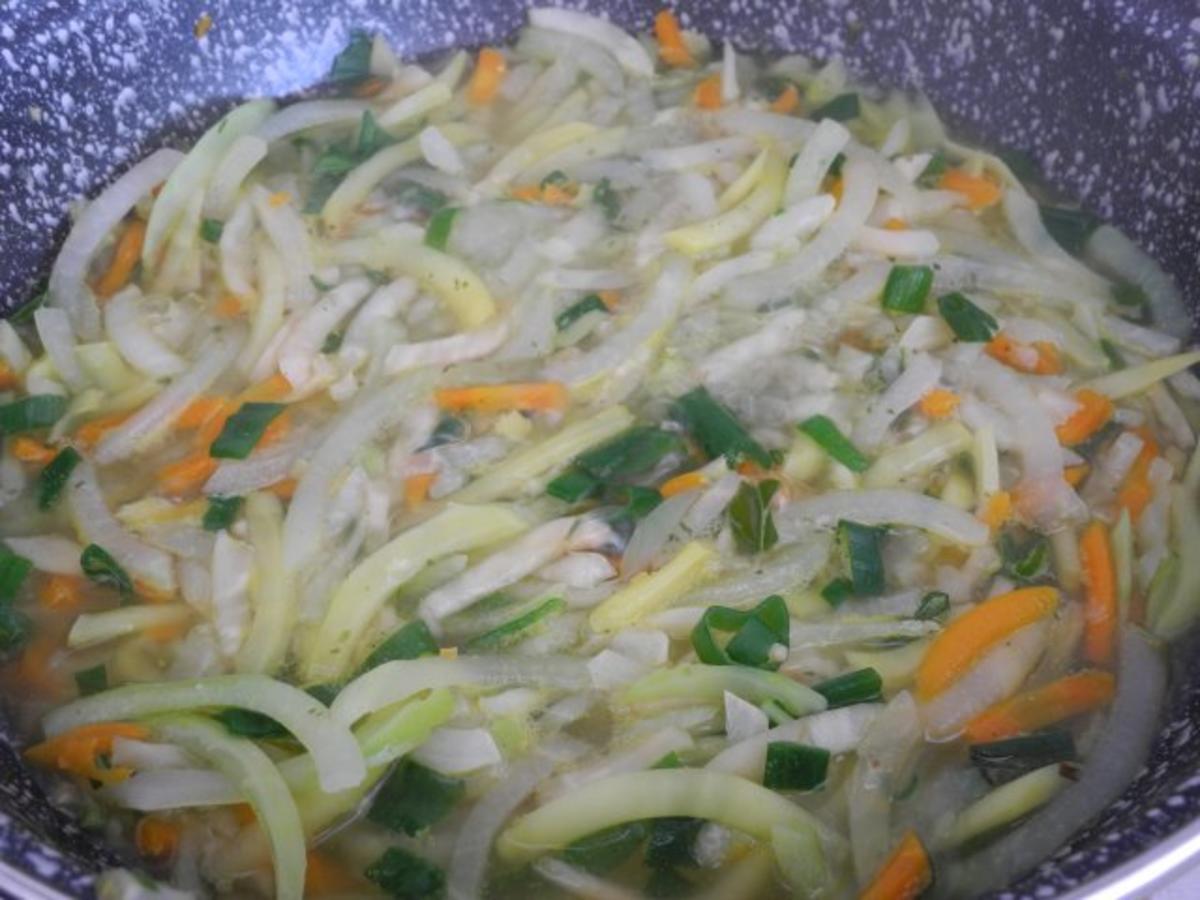 Vegan : Schnelle geraspelte Kohlrabi - Kartoffel - Suppe - Rezept - Bild Nr. 2