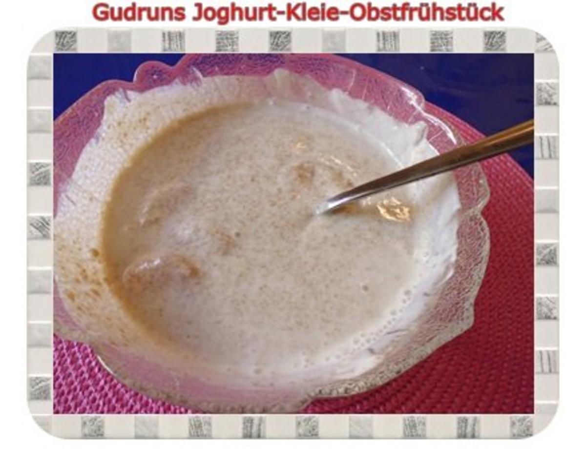 Bilder für Frühstück: Joghurt-Kleie-Fruchtfrühstück - Rezept