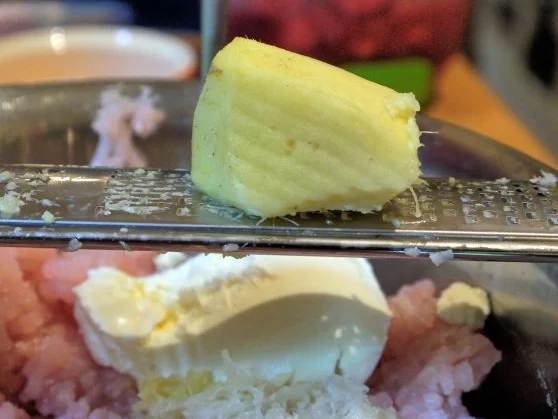 Rezept: Scharfe Hähnchenbouletten mit buntem Tomatensalat Bild Nr. 10 Scharfe Hähnchenbouletten mit buntem Tomatensalat - Rezept - Bild Nr. 10