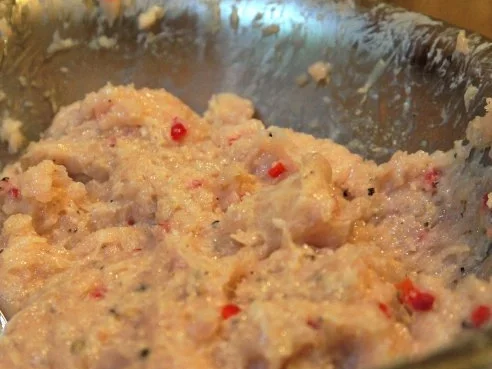 Rezept: Scharfe Hähnchenbouletten mit buntem Tomatensalat Bild Nr. 12 Scharfe Hähnchenbouletten mit buntem Tomatensalat - Rezept - Bild Nr. 12