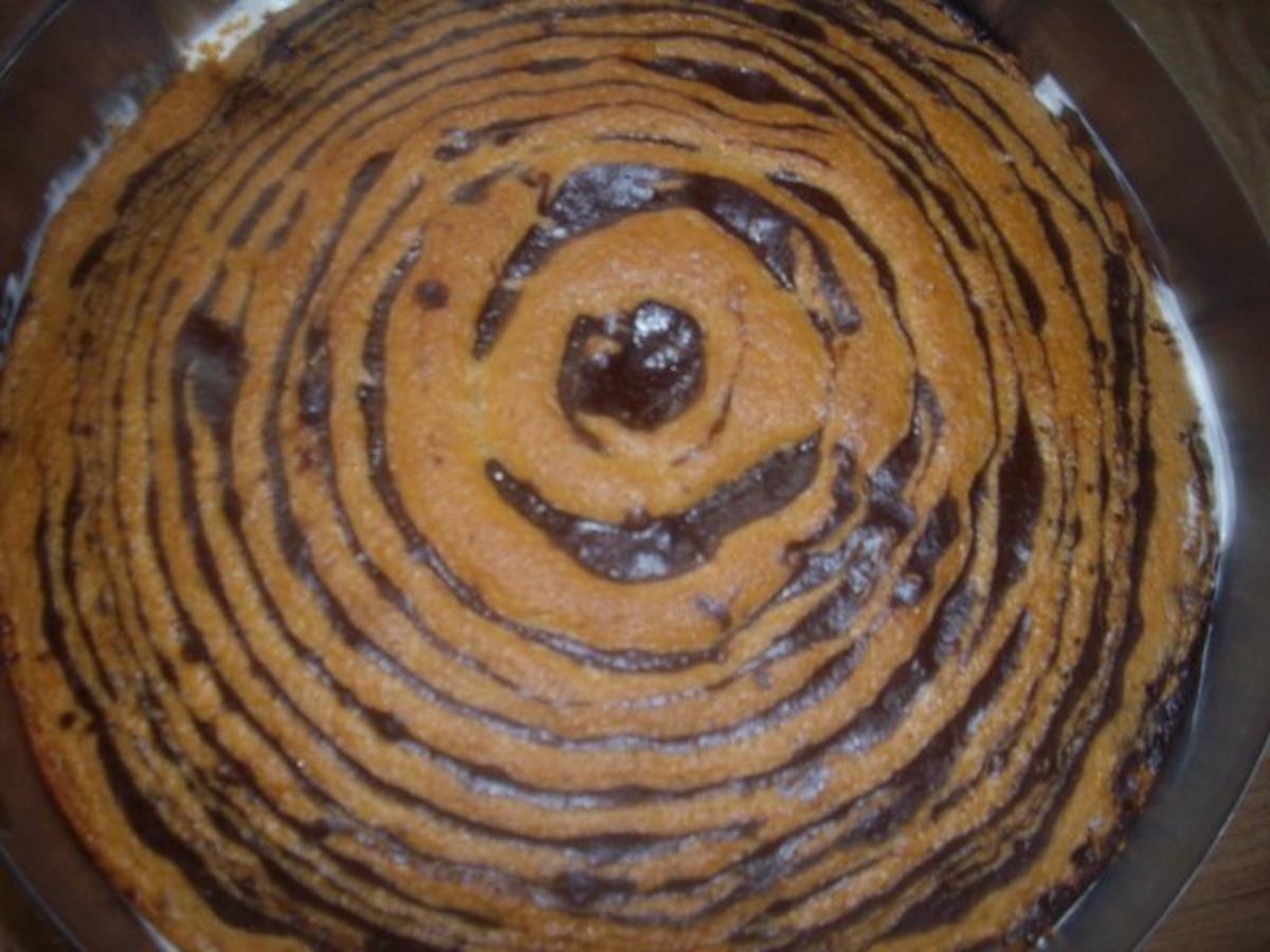 Bilder für zebra-erdbeer -vanillesahne kuchen - Rezept