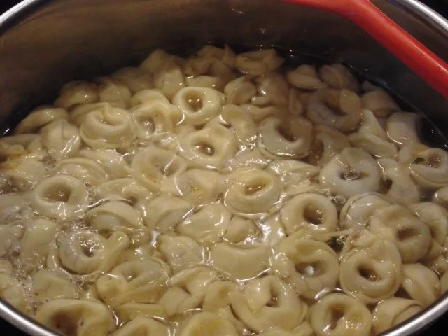 Tortellini mit Tomatensoße extra - Rezept - Bild Nr. 2