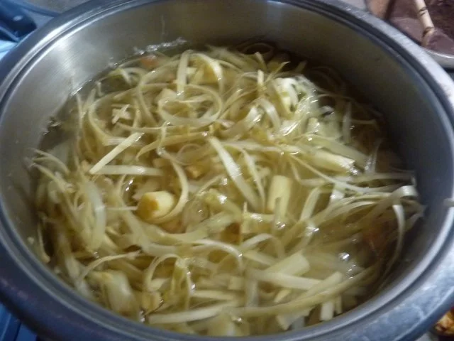 Rezept: Vorrat: Spargelbrühe mit Einlage Bild Nr. 2 Vorrat: Spargelbrühe mit Einlage - Rezept - Bild Nr. 2