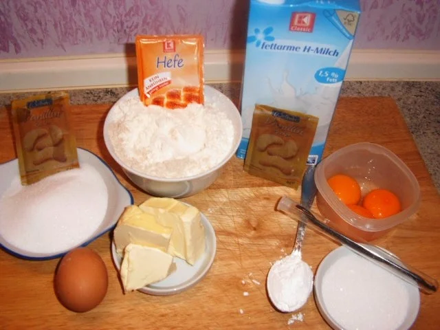 Rezept: Dampfnudeln aus den Ofen Bild Nr. 2 Dampfnudeln aus den Ofen - Rezept - Bild Nr. 2