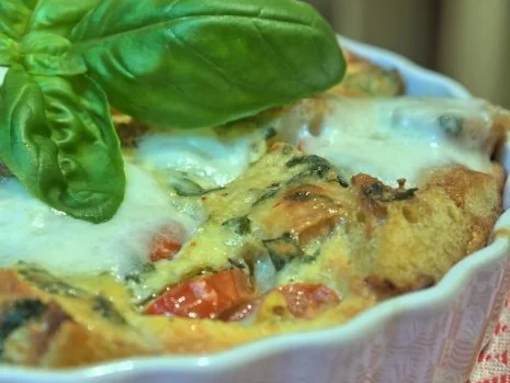 Baguette-Tomaten-Auflauf mit Parmesan-Guss - Rezept