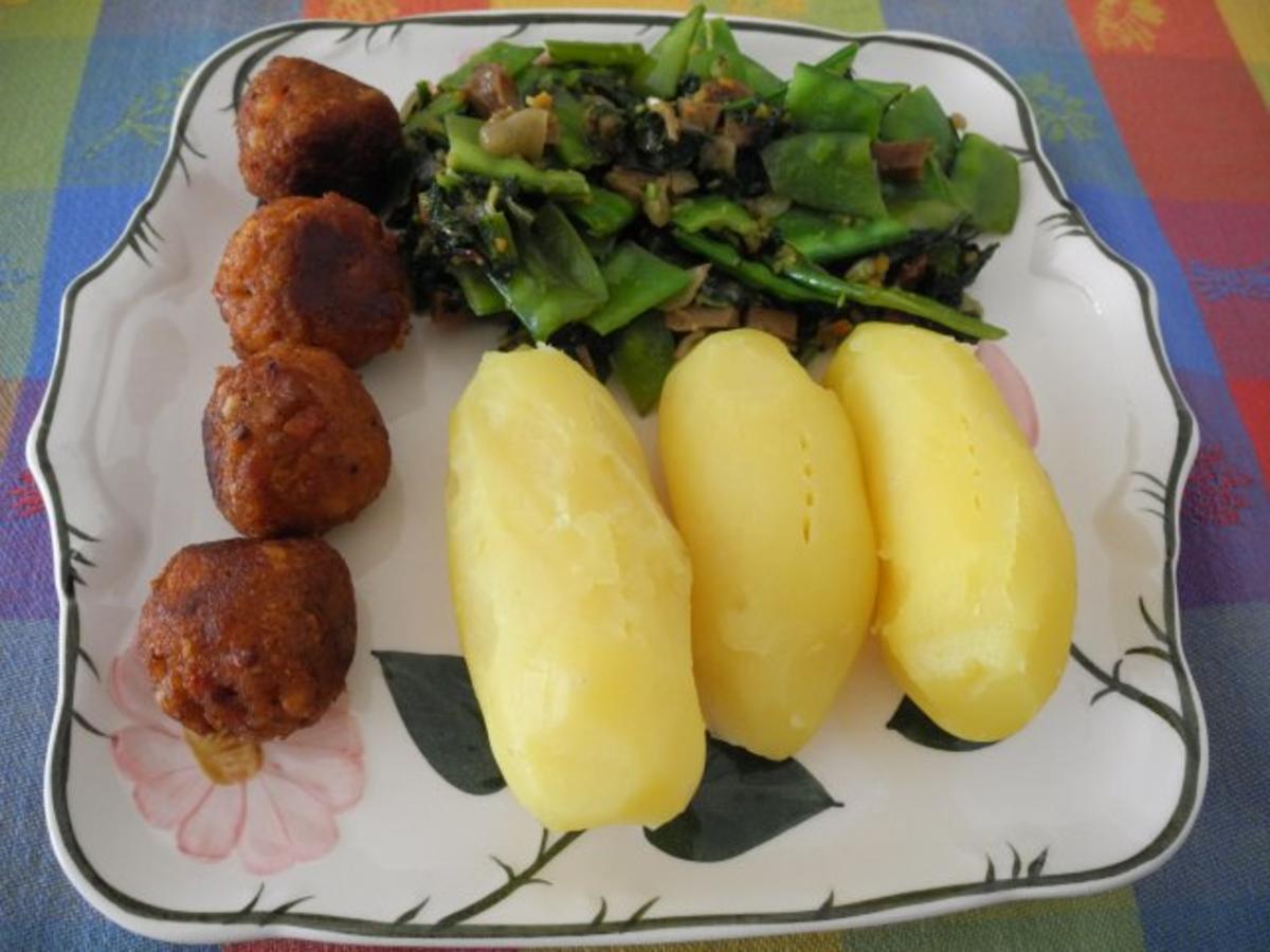 Vegan : Spinat - Zuckerschoten - Gemüse mit gehackten Walnüssen - Rezept - Bild Nr. 2